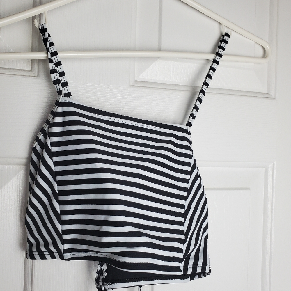 Cupshe Bikini Top Size M